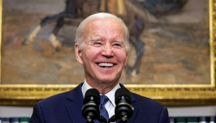 미국은 지난 28일 국가 채무불이행(디폴트) 시한(6월 5일)을 앞두고 조 바이든 대통령과 케빈 매카시 하원 의장은 부채 한도 상향 협상에 최종 합의한 것으로 알려졌다. 이를 통해 내년 회계연도 지출은 동결, 2025년에 예산을 최대 1%만 증액하는 상한을 두기로 했다. /AFP=연합뉴스