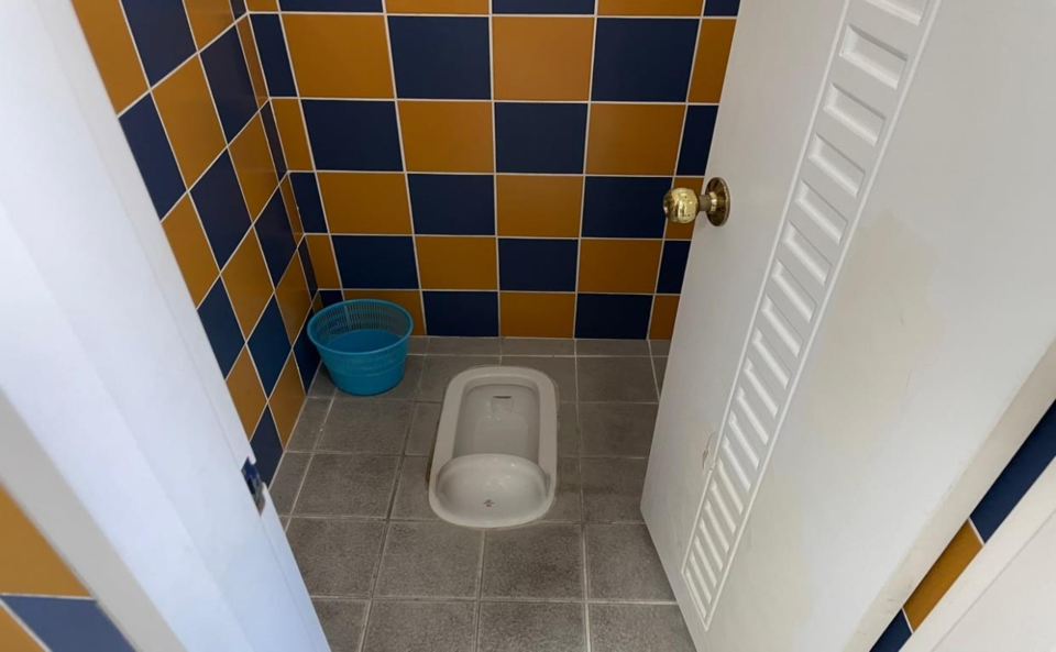 울산광역시 울주군에 위치한 천상초등학교는 지난해 1월 강남교육청 발주를 통해 학생화장실의 화변기를 좌변기로 교체했다. 기사 내용과는 무관 /천상초등학교 누리집 캡처 