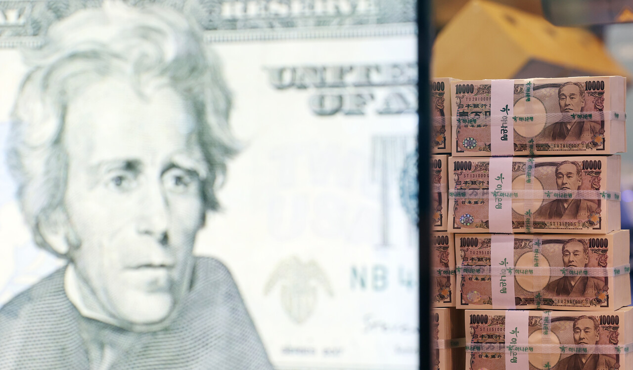 엔/달러 환율이 잠잠하던 시기를 지나 또다시 흥분상태다. 작년 150엔 초입까지 갔던 환율은 130엔대 밑으로 내려가는가 싶더니 다시 140엔을 넘어섰다. /연합뉴스