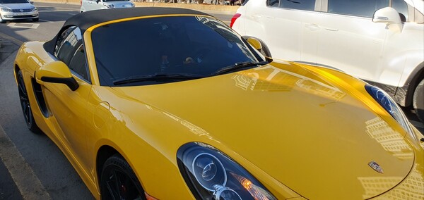 단편영화 '과속'에 등장하는 고급 외제 차 /신표 프로듀서