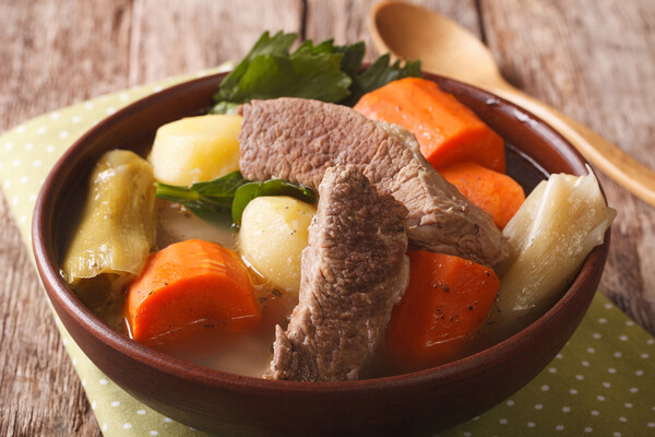 프랑스에서는 오래전부터 사랑받고 있는 보양식이 있는데 ‘포토푀(Pot au feu)’라는 소고기 스튜다. /https://www.tasteatlas.com/pot-au-feu/recipe