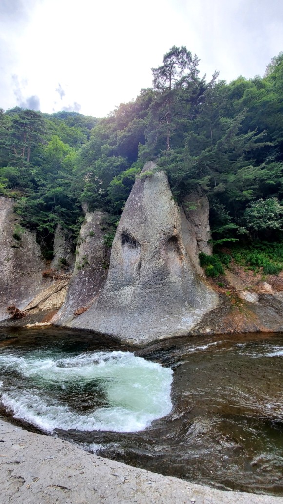 영화 '캐리비안의 해적'의 '데비 존스'를 닮았다고 내 맘대로 주장하고 있는 바위다. /사진=양은심