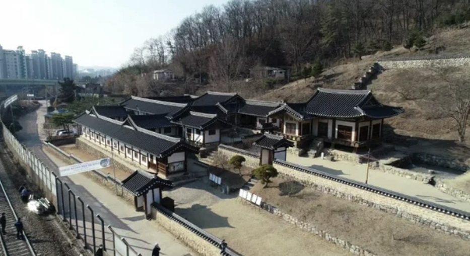 구한말 의병에서 신흥무관학교로까지 이어지는 남인들의 독립운동 산실 경상북도 안동 임청각의 2021년 모습. 현재 복원 작업 중에 있다. /연합뉴스