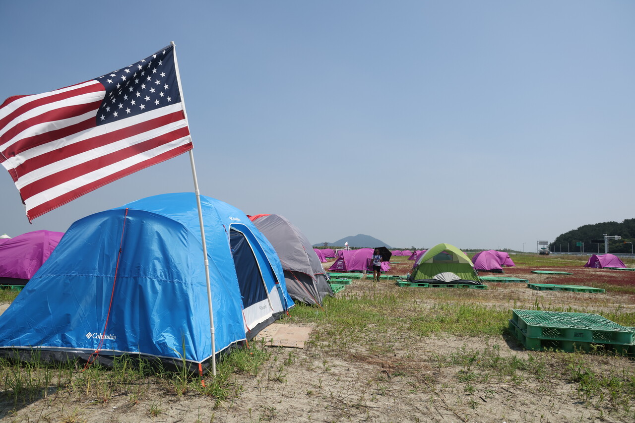 6일 미국 스카우트 대표단이 2023 새만금 세계스카우트 잼버리에서 이날 오전 10시 49분께 야영지를 출발해 평택 미군기지 캠프 험프리스로 향했다. 사진은 텅 빈 잼버리 미국 야영장. /연합뉴스