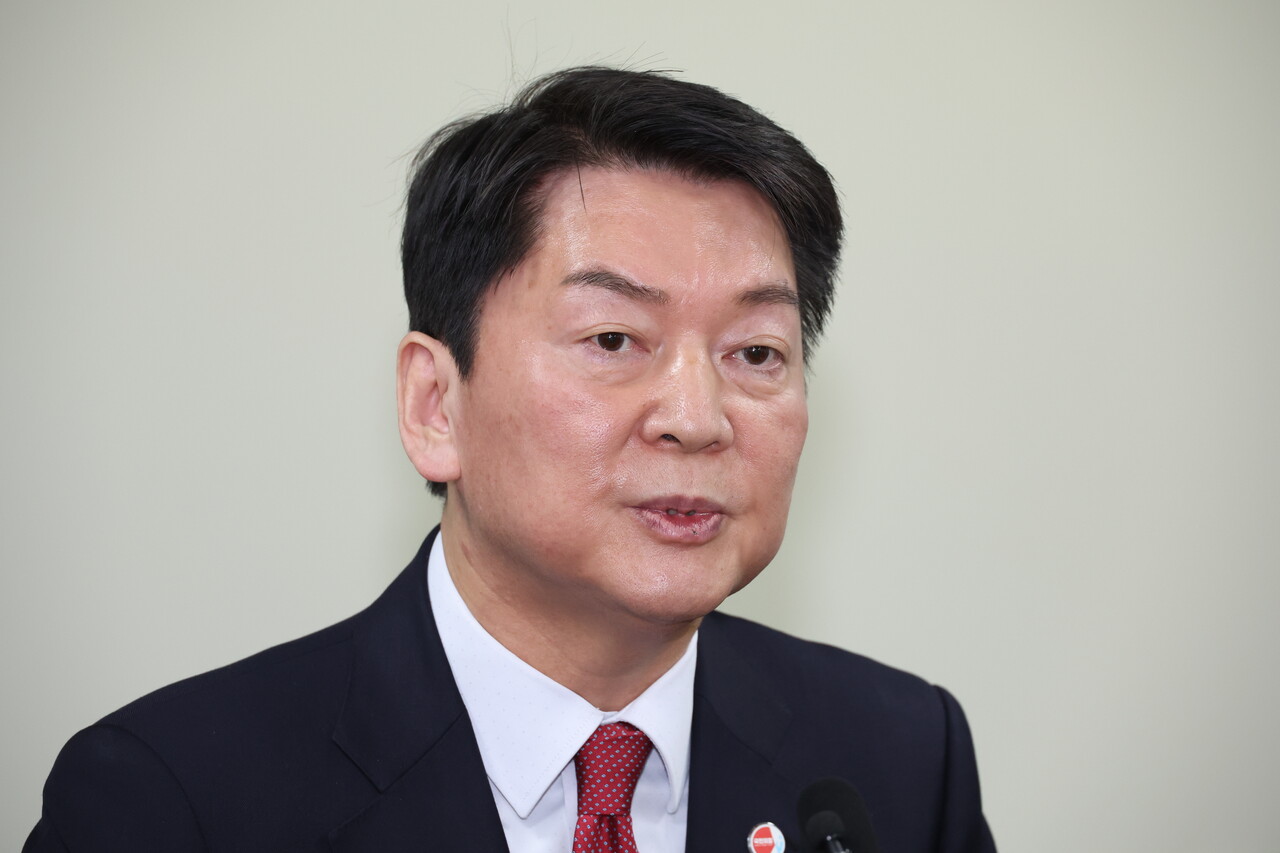 안철수 국민의힘 의원(사진)이 묻지마 범죄 및 전국적인 살인 예고에 전 국민 정신건강 검진 도입의 필요성을 주장했다. /연합뉴스