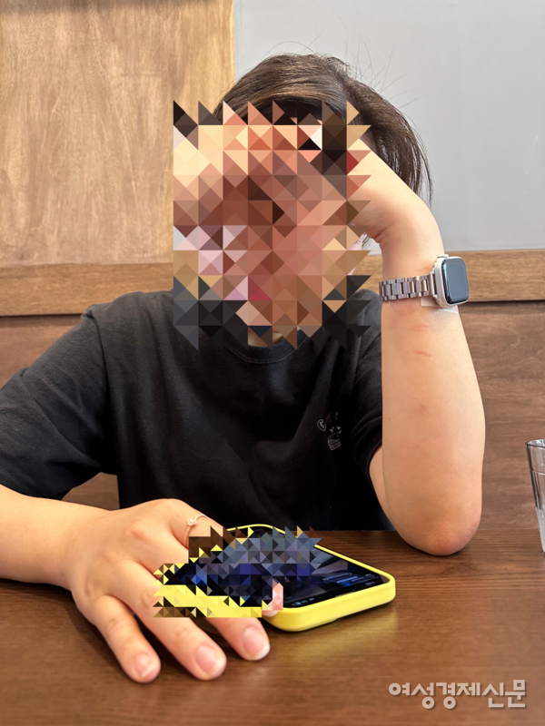 김민지(가명) 씨 친언니가 여성경제신문과 인터뷰 하고 있는 모습. /여성경제신문