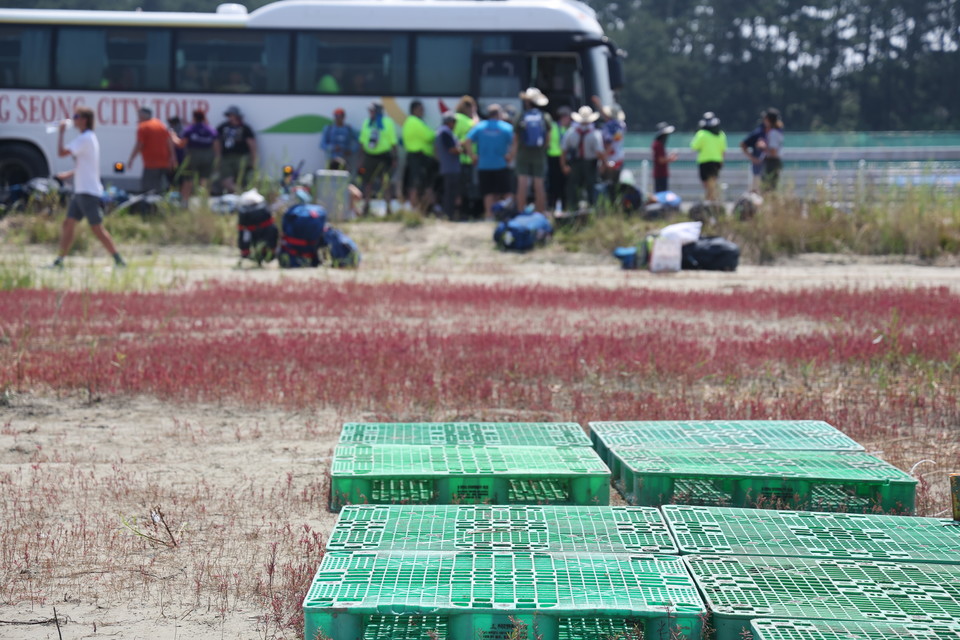 2023 새만금 세계스카우트잼버리에서 미국 대원들이 조기 퇴영한 6일 미국의 야영장이 텅 비어 있다. /연합뉴스