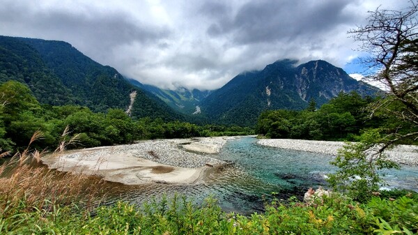 구름이 가득 낀 날이었다. 묘진이케로 출발하기 전 갓빠바시 근처의 풍경. /사진=양은심