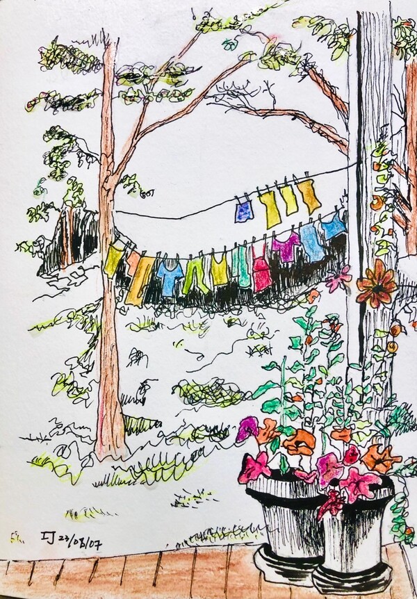 그림 속의 빨래는 빨주노초파남보 무지개보다 더 멋지게 빨랫줄에 걸렸지요. 폭염의 지긋지긋한 나날을 시원하게 뚫어준 저 빨래처럼 내 인생도 하얗게 빛나고 있다며 싱긋 웃었지요. /그림=최익준