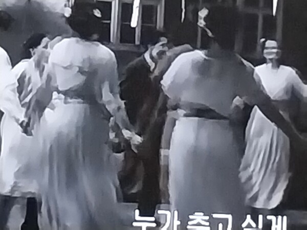 춤을 자주 접하다 보면 리듬감, 박자 관념은 저절로 익숙해진다. /영화 화면 캡처