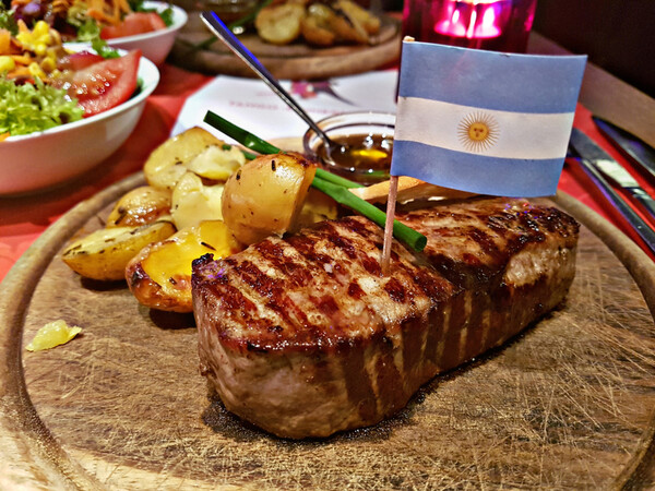 사람보다 소가 많은 나라 아르헨티나의 소고깃값 폭등 /https://blog.amigofoods.com/index.php/argentine-foods/why-is-argentinian-beef-so-delicious/