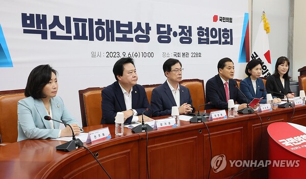 국민의힘 박대출 정책위의장이 6일 국회에서 열린 백신피해보상 당·정협의회에서 발언하고 있다. /연합뉴스