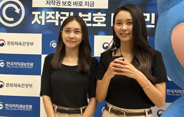 토크콘서트에 패널로 참석한 틱톡 크리에이터 듀자매의 허정주·허영주 자매. /최영은 기자