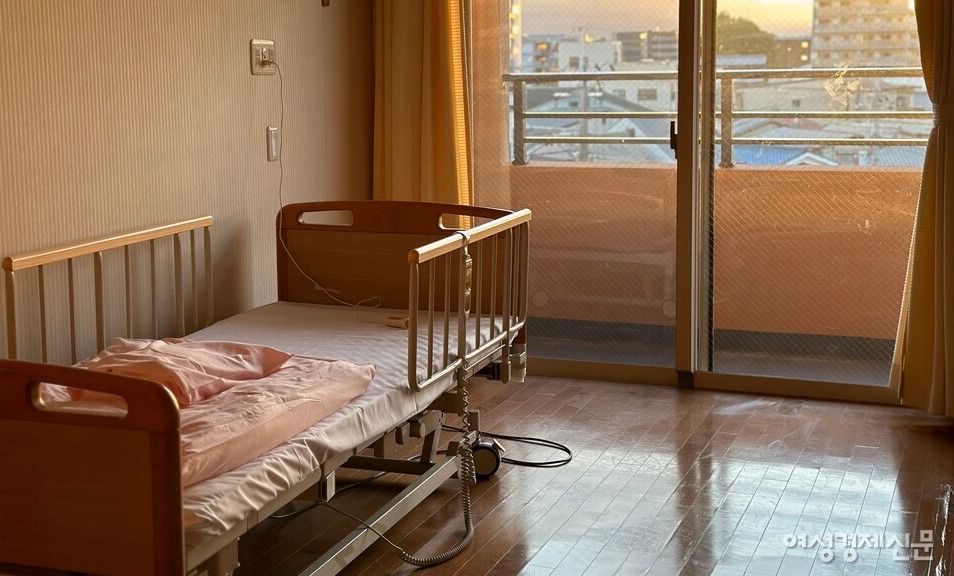 입소자를 기다리고 있는 한 요양원 침실. /김현우 기자