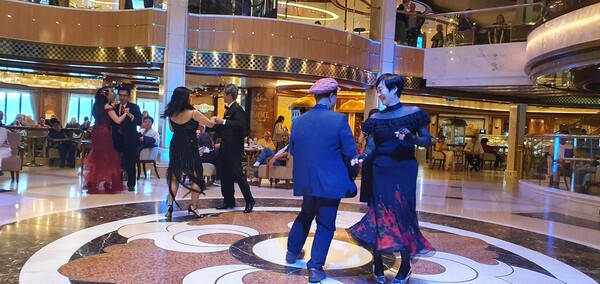 댄스를 한 지 어언 30년이다. 이만한 발전도 댄스 1세대 덕분이다. /사진=강신영