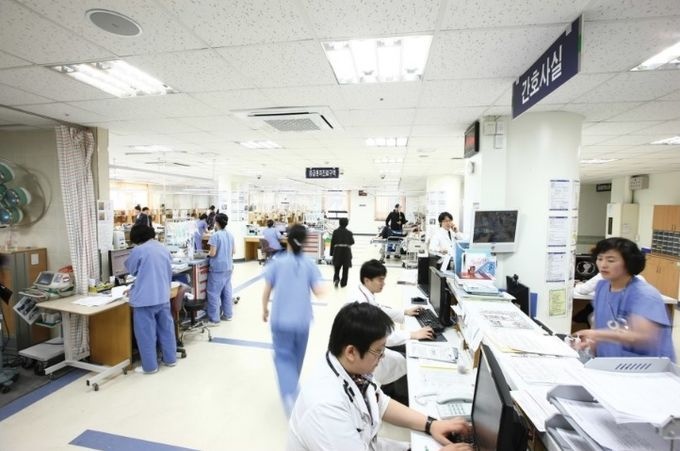 서울의 한 종합병원 내부 전경 /연합뉴스