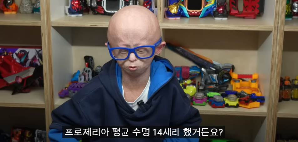 병에 대해 얘기하고 있는 욘니 군(홍원기, 18세) /유튜브 채널 '욘니와치애'