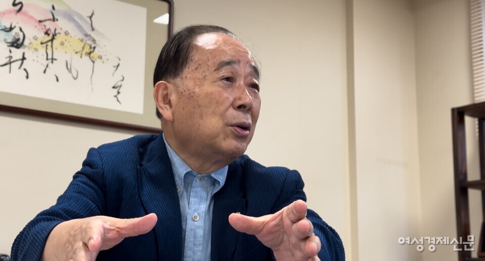 윤학자 여사의 아들 윤기 고향의집 이사장 /김현우 기자