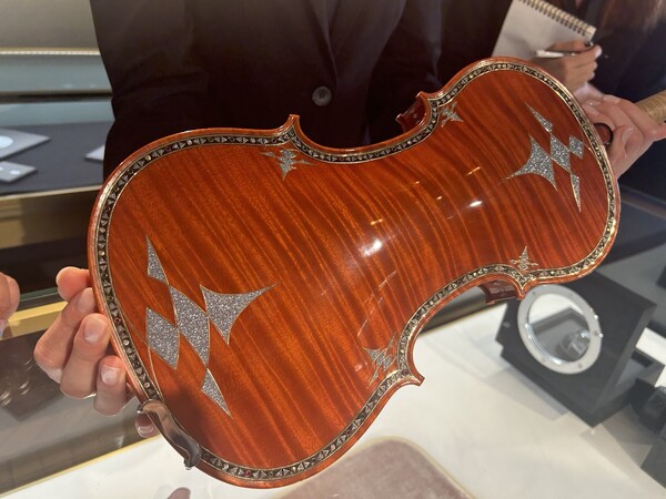 바이올린의 뒷면 /민은미