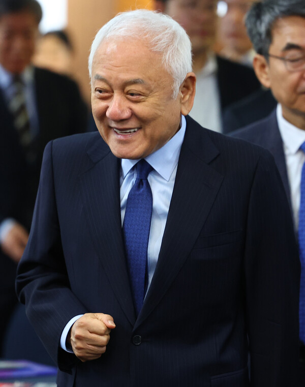 정치권에서는 내년 총선을 앞두고 김한길 국민통합위원장의 ‘역할’에 비상한 관심이 쏠려 있다. 이 과정에서 인요한 혁신위원장도 김한길 위원장과 ‘매일 통화를 하는 사이’일 정도로 친분이 깊다는 얘기까지 나오면서 국민의힘 쇄신 과정에 ‘윤석열-김한길-인요한 조합’이 그려지고 있다. /연합뉴스