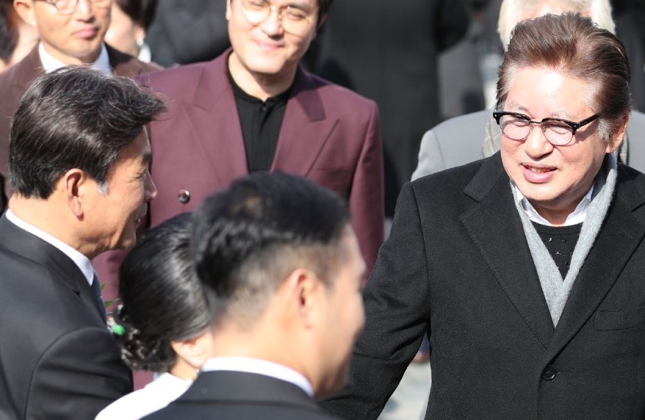 70대 나이에도 불구하고 패션 감각이 좋기로 소문난 배우 김용건 /연합뉴스