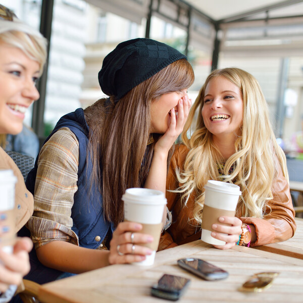 수다는 마음속에 숨어있는 인내라는 잡동사니를 끄집어내어 마음을 청소해 주기도 한다. /게티이미지뱅크