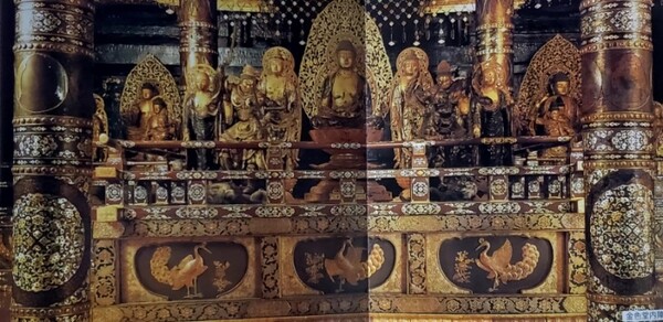 곤지키도 안에 모셔져 있는 불상들. 팸플릿에 실려 있는 사진이다. /사진=양은심