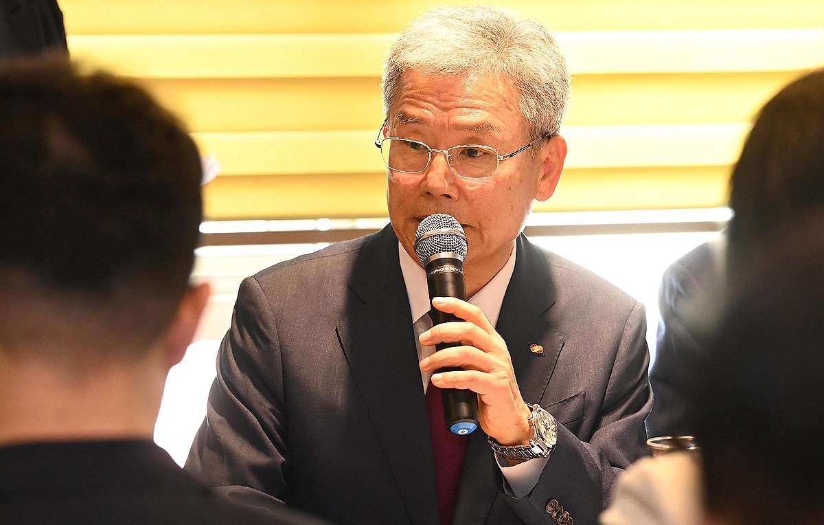 김동철 신임 한국전력 사장이 지난달 4일 세종시 한 식당에서 열린 기자간담회에서 발언하고 있다. /한국전력