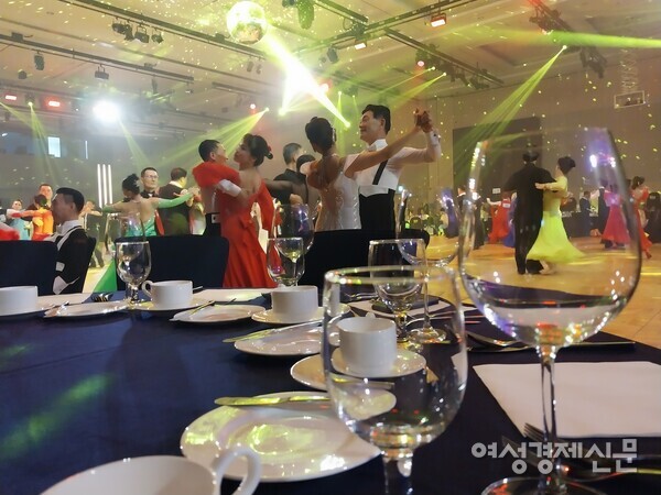 왈츠는 파티에 가장 잘 어울리는 춤이다. /사진=강신영