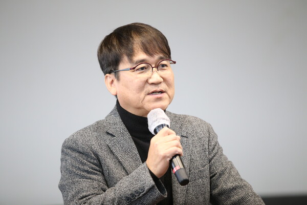 환영사를 하는 정경민 여성경제신문 대표. / 장세곤 기자