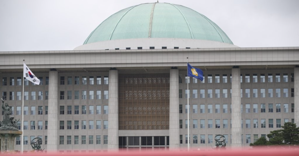 국회 의안정보시스템에 따르면 21대 국회에 접수된 청원 173건 중 83.2%인 144건은 모두 계류 중인 것으로 나타났다. 국회의사당 /연합뉴스