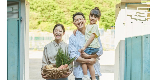 지금 전국의 농촌에서 추진하고 있는 농촌관광은 알게 모르게 수십 년간 추진되었으며 수요가 꽤 늘었다. 코로나19 시국에서는 해외관광이 중지됨에 따라 국내관광이 활성화되는 추세에 힘입어 농촌관광은 MZ세대에게도 가고 싶은 여행 상품으로 자리 잡았다.  /게티이미지뱅크