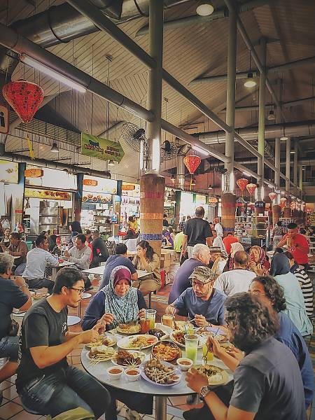 싱가포르 호커 문화 /https://ich.unesco.org/en/RL/hawker-culture-in-singapore-community-dining-and-culinary-practices-in-a-multicultural-urban-context-01568