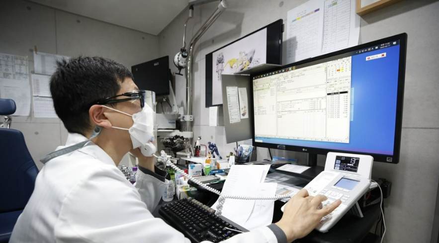 의사단체와 보건복지부 사이의 비대면 진료를 둘러싼 갈등이 본격화되기 시작했다. /연합뉴스