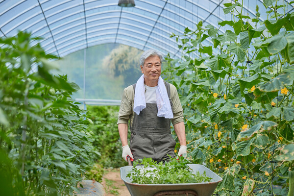 귀농귀촌을 위해서는 농업 기술과 지식을 습득하는 것이 필수적이다. 무엇이든지 알아야 한다.  /게티이미지뱅크