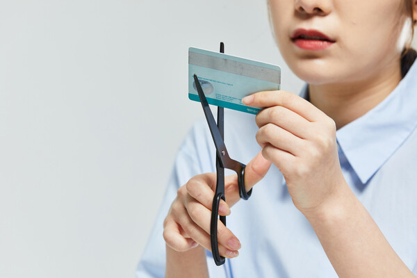 돈을 모으는 것보다 중요한 것은 씀씀이를 줄이는 것 /게티이미지뱅크