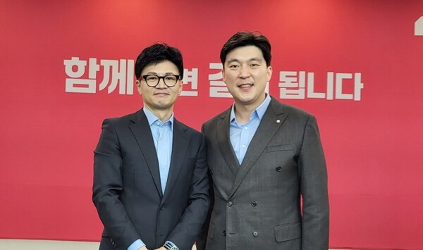 한동훈 국민의힘 비상대책위원장(왼쪽)과 박진호 국민의힘 김포갑 당협위원장 겸 국회의원 예비후보 /박진호 예비후보 SNS