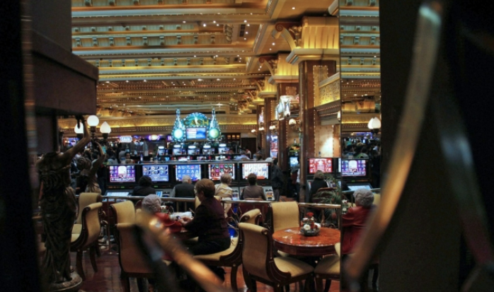 사진은 2012년 폐쇄 전 에콰도르 키토에서 운영 중이던 카지노 업장 내부 /EPA=연합뉴스
