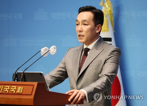 논평하는 국민의힘 김민수 대변인 /연합뉴스