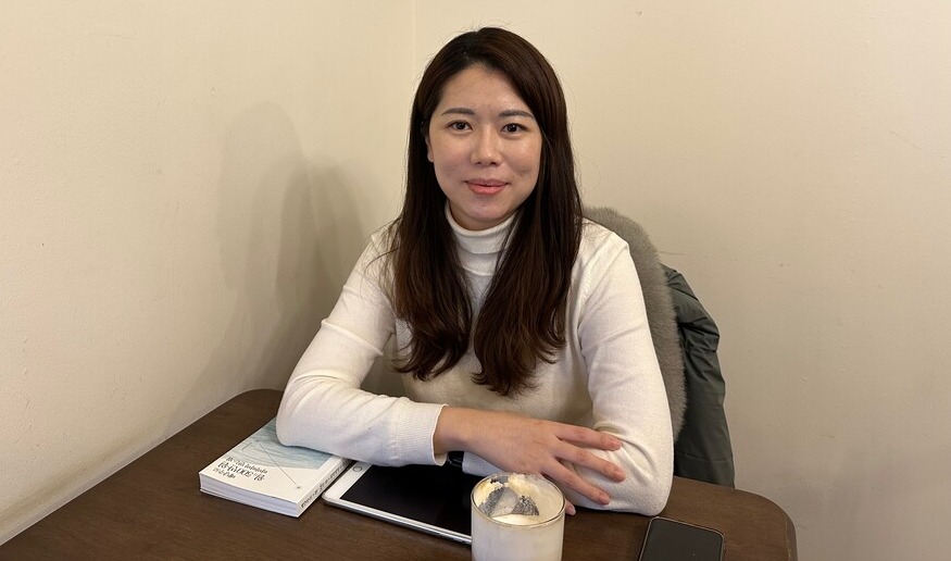 전업주부 겸 투자가인 '배당주로 월月 500만원 따박따박 받는 법' 저자 김수현(아린) 작가(사진). 원룸에서 외벌이 월급 235만원으로 신혼생활을 시작했으나 6년 만에 순자산 13억원을 돌파한 그를 광명에서 만났다. /김정수 기자