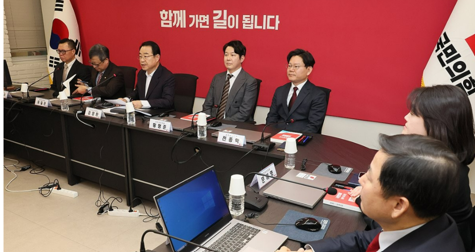 국민의힘 정영환 공천관리위원장이 30일 서울 여의도 당사에서 열린 공천관리위원회 3차회의에서 발언하고 있다. /연합뉴스