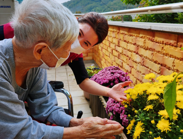 어르신과 이도영 님 /이도영