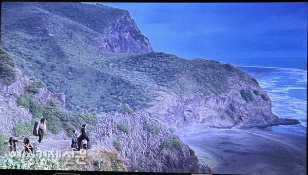 피하 해변에 다녀온 후 영화 피아노를 다시 보았다. 피아노의 한 장면 / 사진_박재희 캡쳐