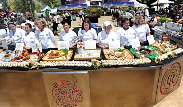 미국에서 매년 개최되는 마늘 축제 /https://www.alltherooms.com/blog/gilroy-garlic-festival-event-guide/