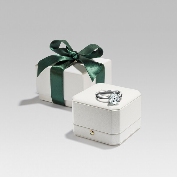 이랜드 로이드 랩그로운 다이아몬드 1캐럿 반지 이미지컷 /이랜드