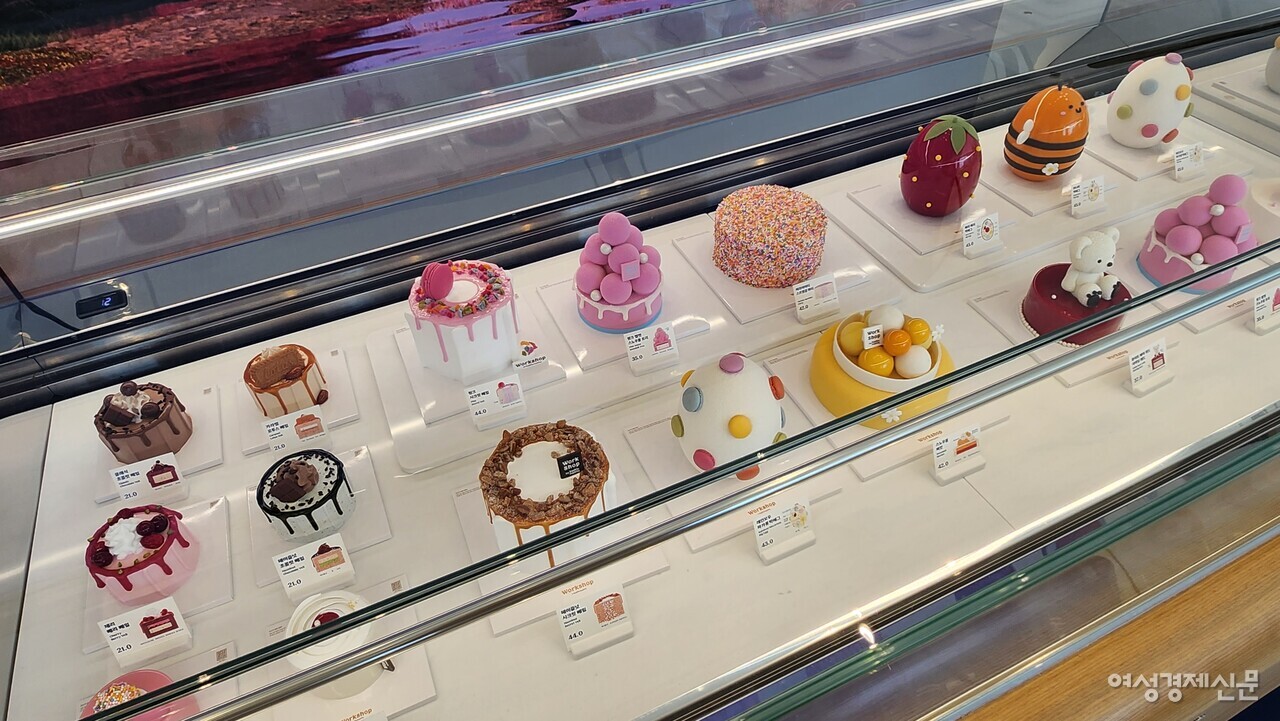  ‘워크샵 바이 배스킨라빈스’에서 선보이는 프리미엄 아이스크림 케이크 /류빈 기자