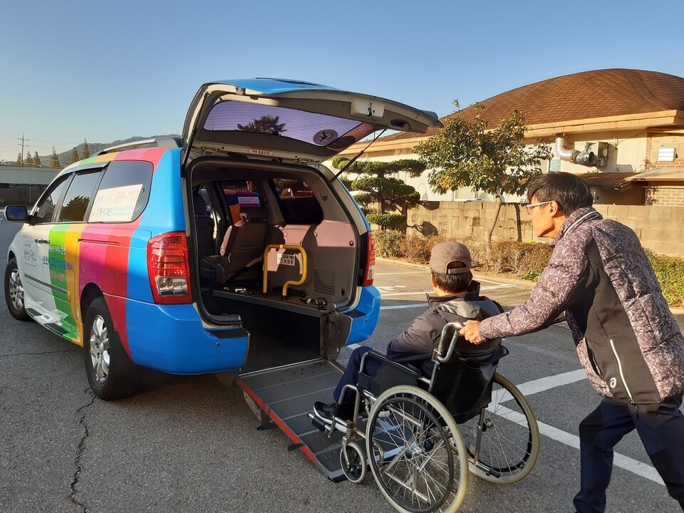 교통약자 차량 지원 /연합뉴스