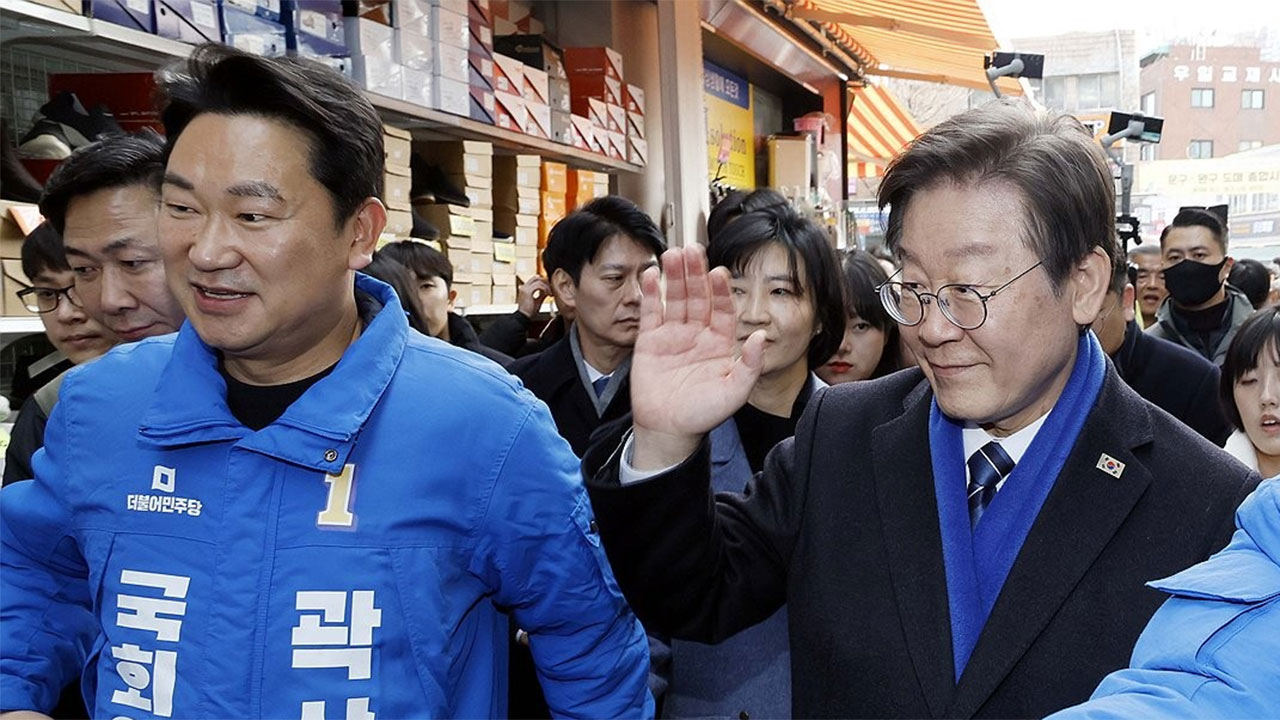 이재명 더불어민주당 대표가 지난 4일 오후 서울 종로구 창신시장을 찾아 서울 종로에 출마하는 곽상언 변호사 지원 유세를 하고 있다. /연합뉴스