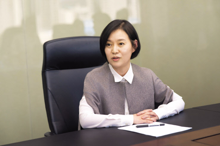 임주현 한미약품 사장(한미사이언스 전략기획실장)이 지난 2월 26일 오전 서울 송파구 한미약품 본사에서 기자들과 만나 한미그룹과 OCI그룹의 통합에 대해 밝히고 있다. /한미그룹