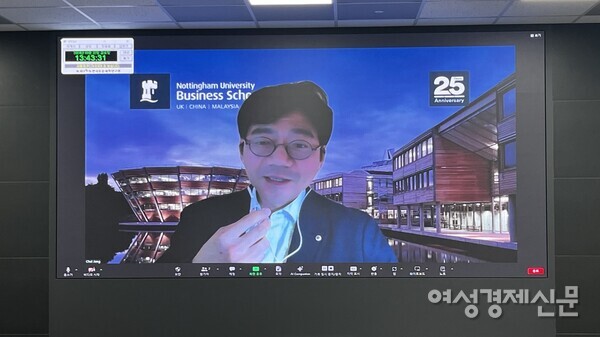 장철 노팅엄대학교 교수가 한국의 연금보험 시장이 적립 위주에서 인출 위주로 바뀌어야 한다고 말했다. /허아은 기자